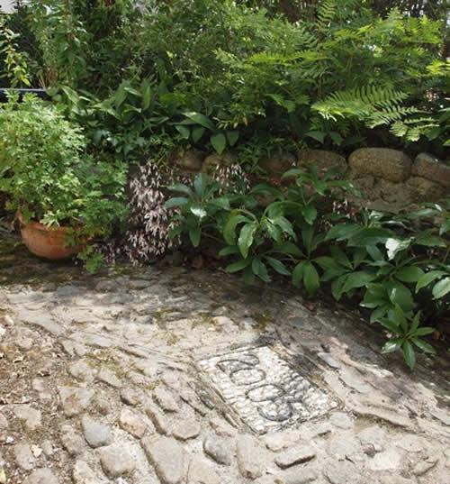 Cobbled courtyard 